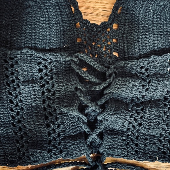 crocheted midriff halter top small - Picture 3 of 7